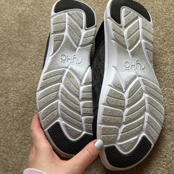 RYKA Women’s Edie Comfort Sneaker in Black - Picture 6 of 6